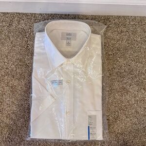 ❤️❤️ 3/$25 NWT Mens Croft & Barrow short sleeved white dress shirt